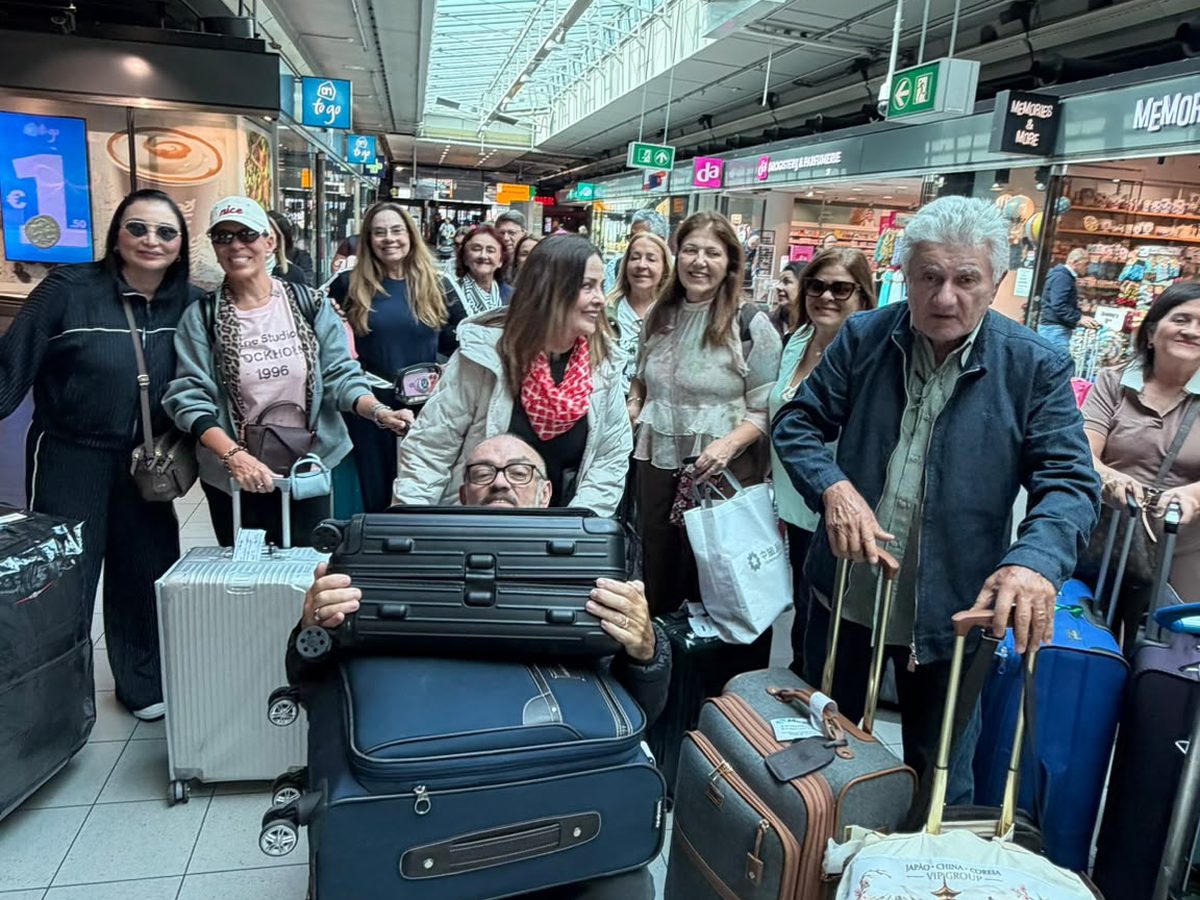 Recepção de grupo brasileiro no aeroporto de Schiphol